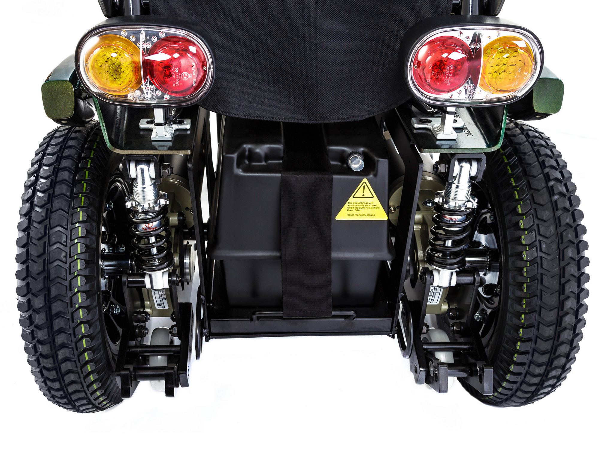 Задние светодиодные фонари красного цвета и задний мигающий указатель поворота