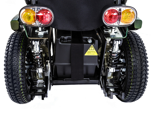 Задние светодиодные фонари красного цвета и задний мигающий указатель поворота