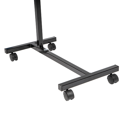 Основание на самоориентирующихся колесах